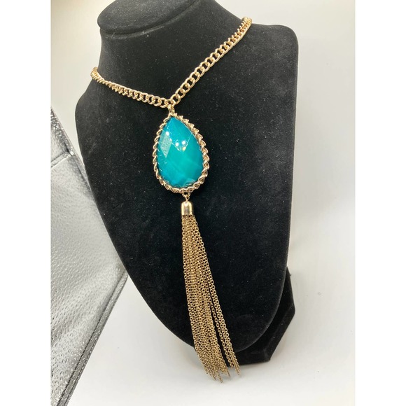 Green Teardrop Pendant Tassels Gold-Tone Chain Necklace! - Picture 4 of 10